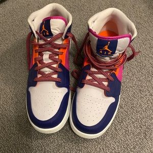 Jordan 1 Mid girls/women